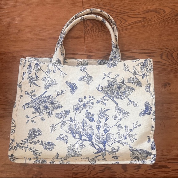 Francesca's Collections Blue and Cream Floral Tote - Picture 2 of 16